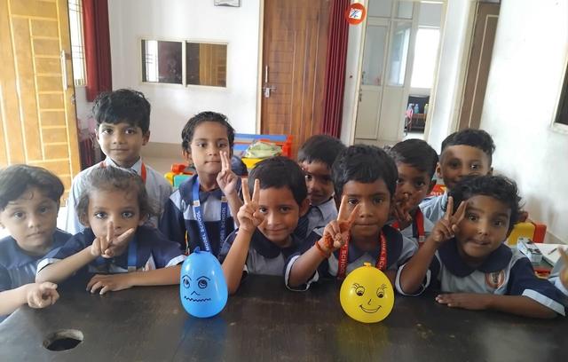 Balloon emotions activity