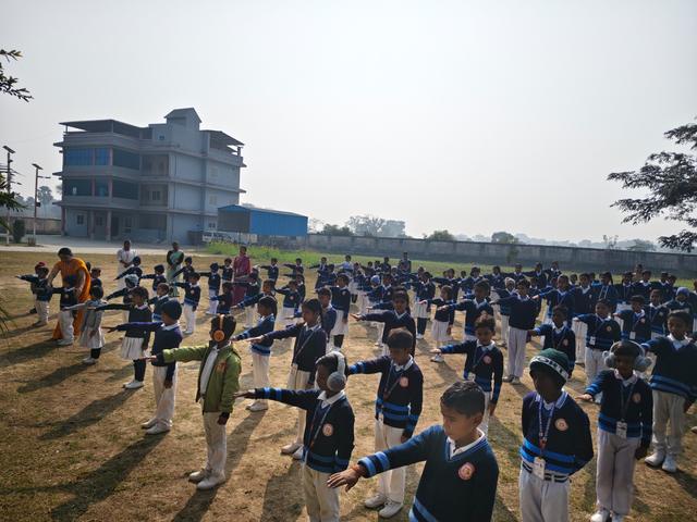 Assembly exercises on the ground